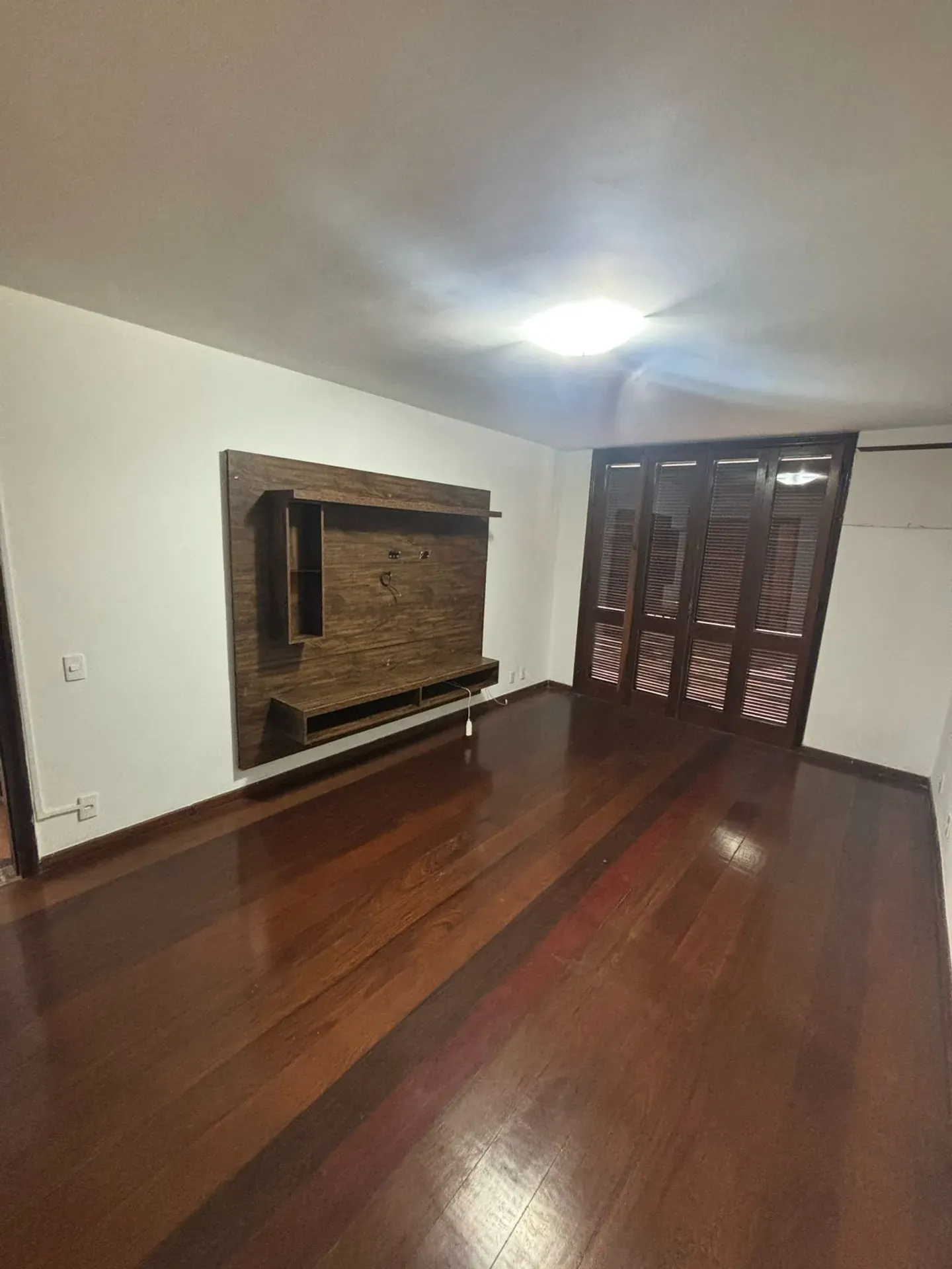 3-bedroom apartment with 5 bathrooms and a balcony — photo 56