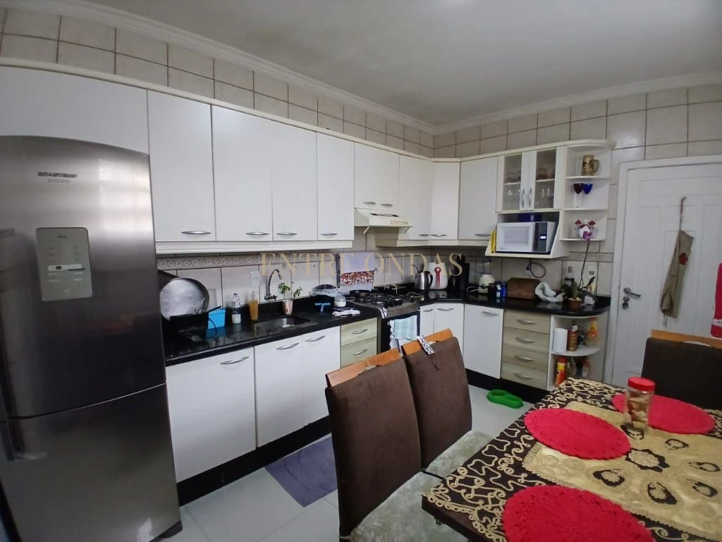 Меблированный дом с 3 спальнями, 148 м² и 3 санузлами — photo 7
