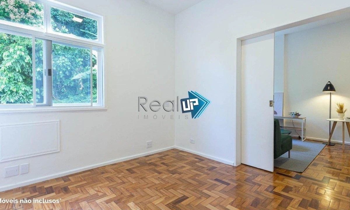 Apartment, 66 m², with wood or laminate floors — photo 18
