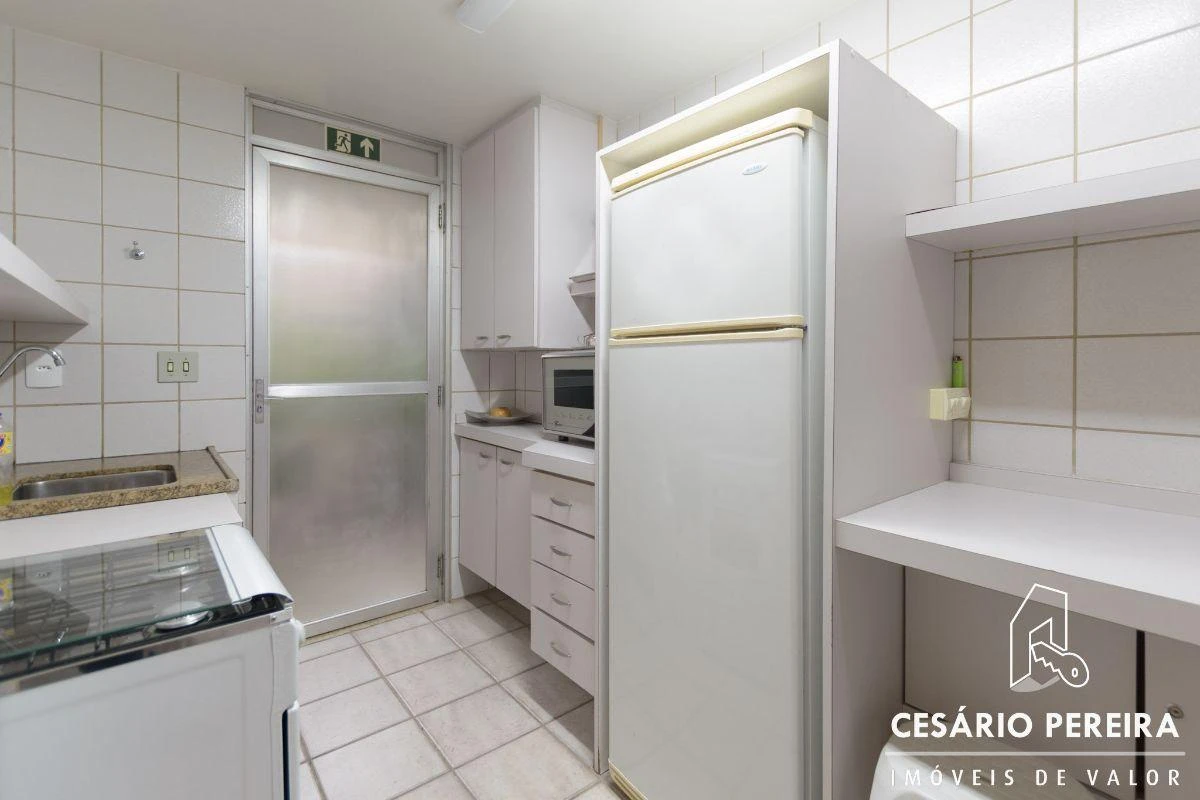 Furnished apartment, 215 m², with a bathtub — photo 2