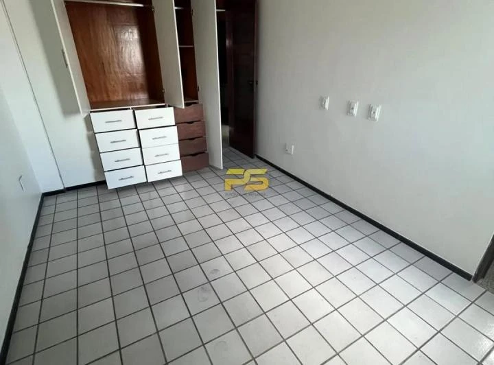 190 m² apartment with 4 bedrooms and a balcony — photo 5