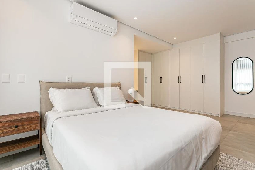 Furnished 1-bedroom apartment with open-plan kitchen — photo 12