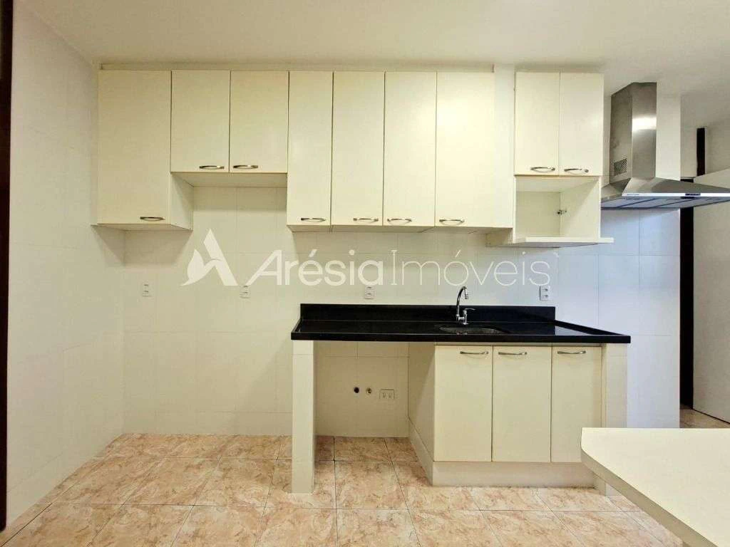 3-bedroom apartment with 140 m² and city-view windows — photo 20