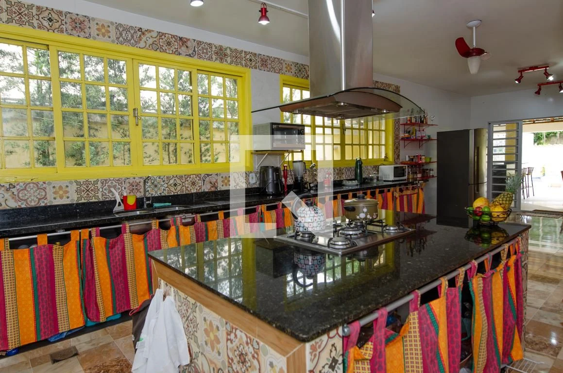 Casa mobiliada com 4 dormitórios e área de lavanderia — photo 37