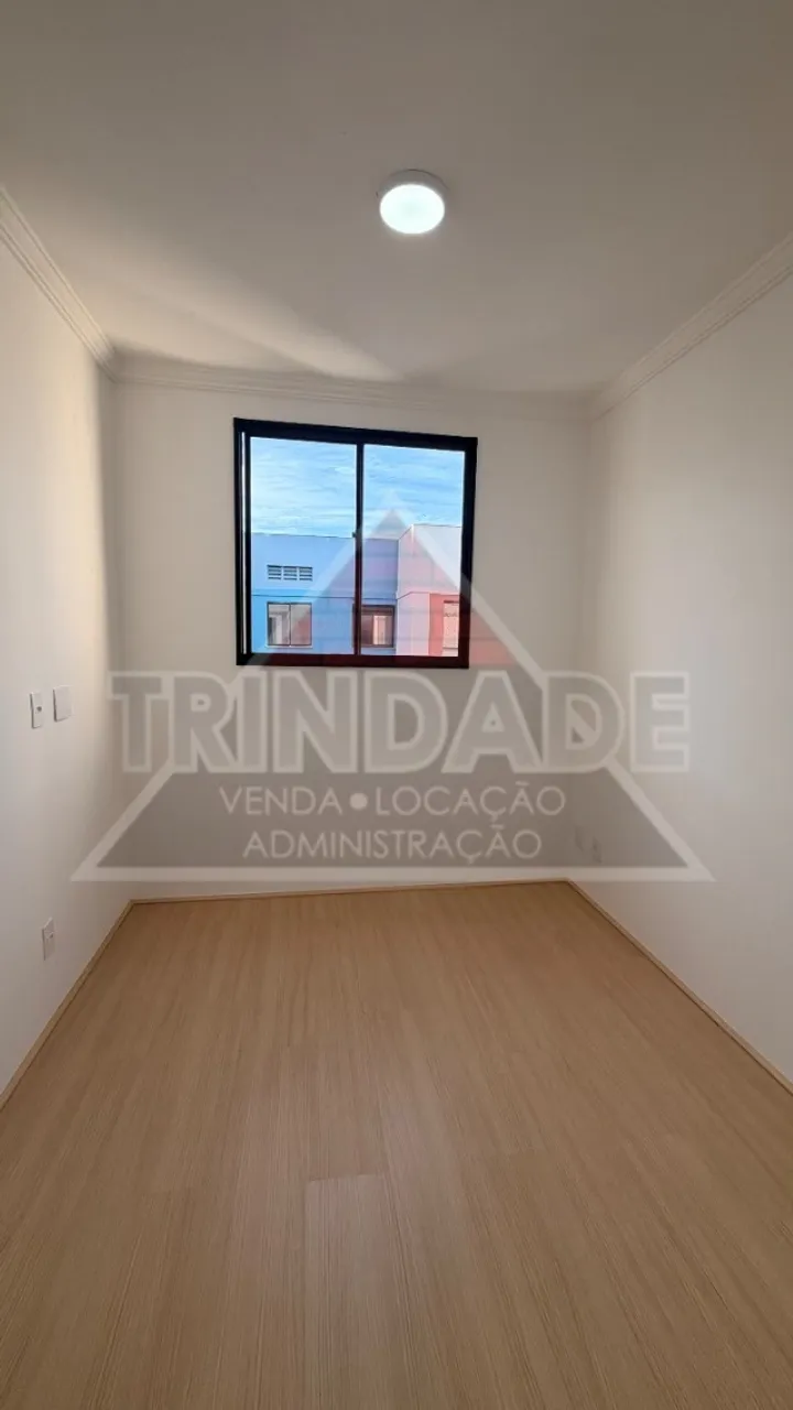 Wood or laminate floors in a 2-bedroom apartment, 53 m² — photo 16