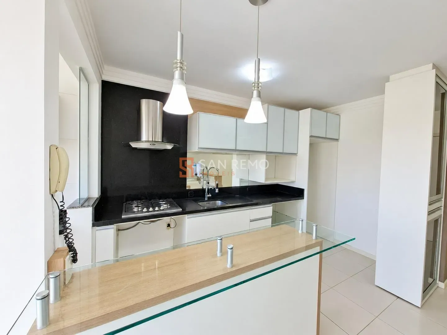 Furnished apartment, 71 m², with a glass-enclosed balcony — photo 2