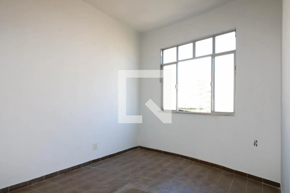 Apartamento com 2 quartos e cozinha fechada com fogão a gás — photo 18