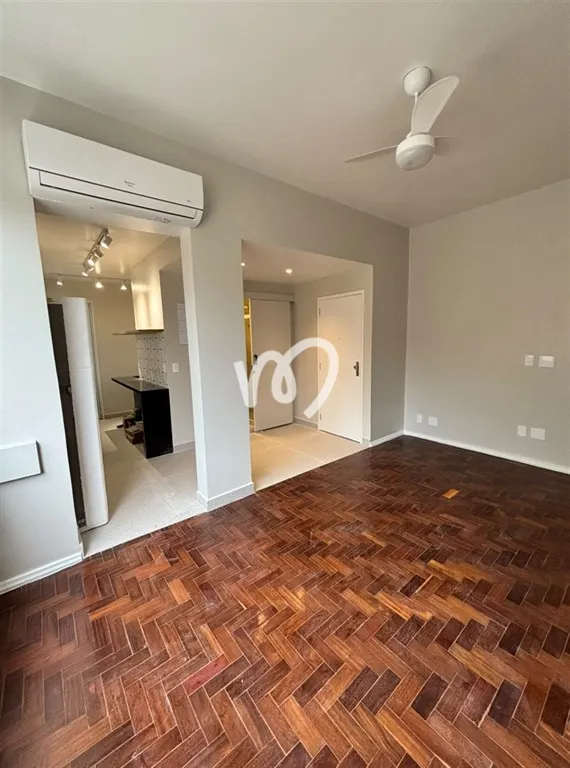 Apartment on the 3rd floor with wood or laminate floors — photo 5