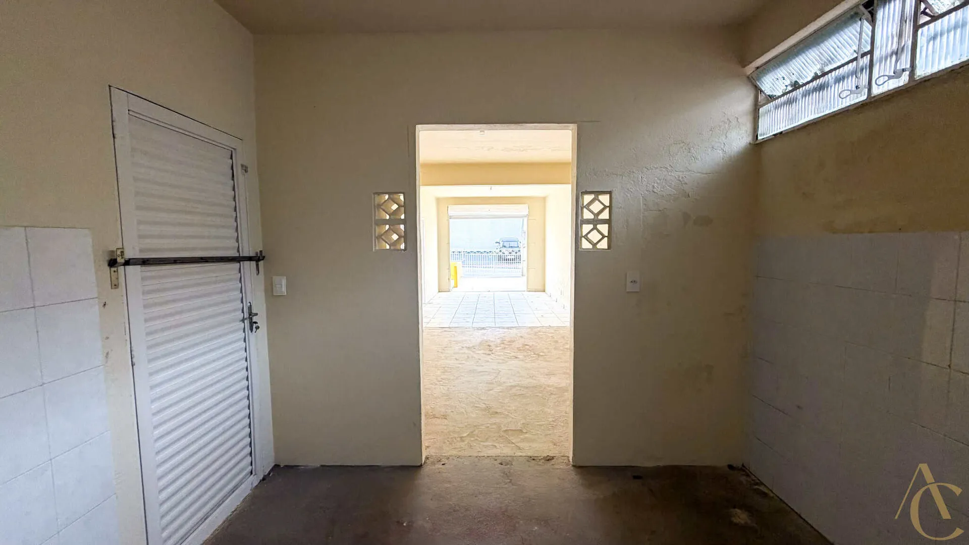 Casa residencial com 4 quartos e 1 banheiro, 263 m² — photo 5