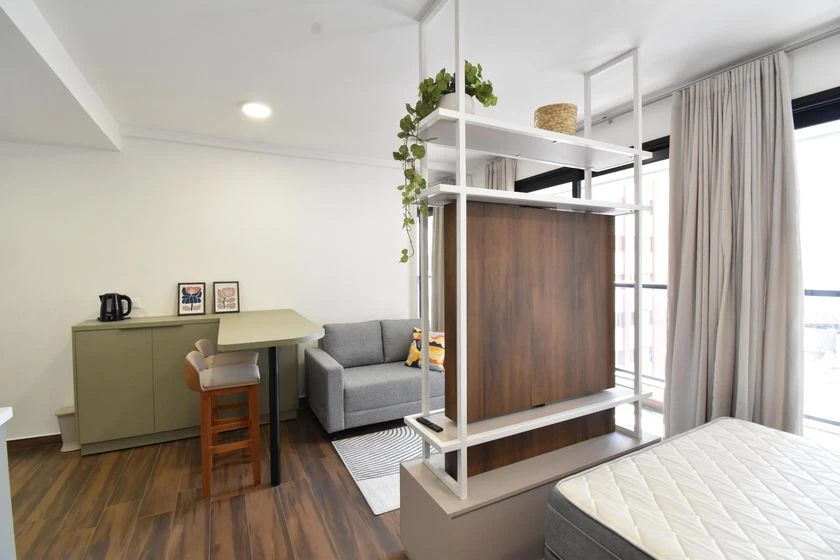 Furnished studio with 1 bedroom and a balcony — photo 10
