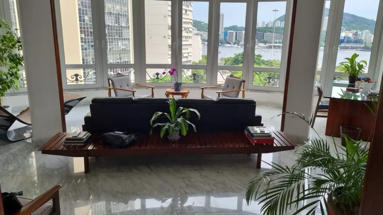 Apartamento con 3 dormitorios y ventanales de suelo a techo — photo 11