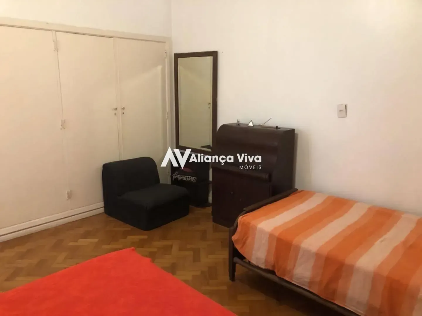 Top-floor apartment with 3 bedrooms and 3 bathrooms — photo 40