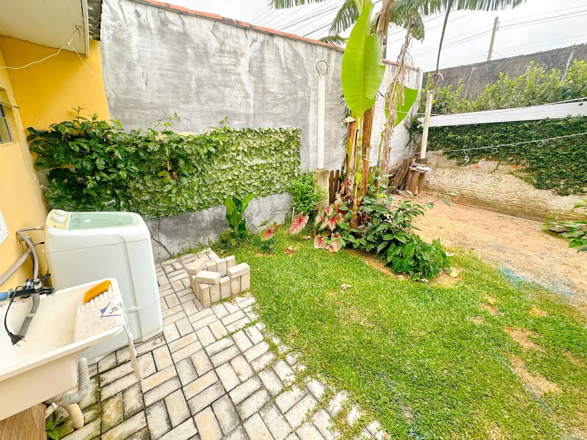Washing machine in a one-bedroom apartment, 30 m² — photo 11
