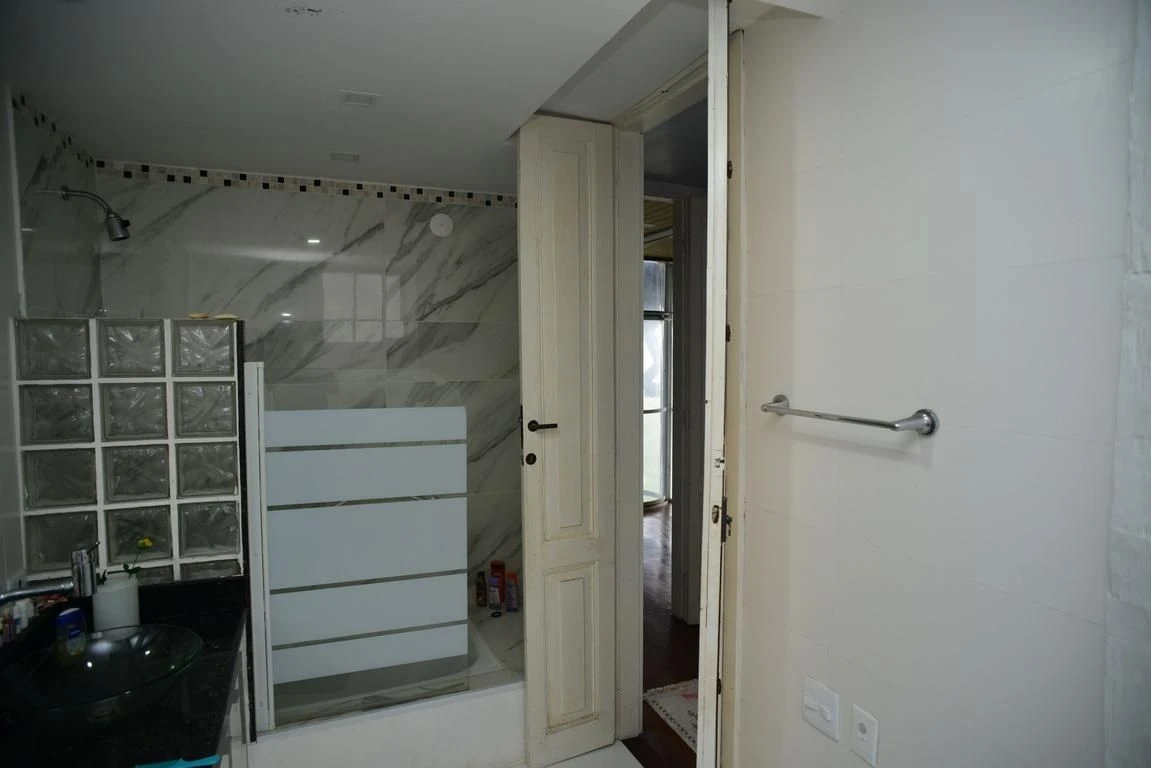 Furnished house, 700 m², with a jacuzzi — photo 47