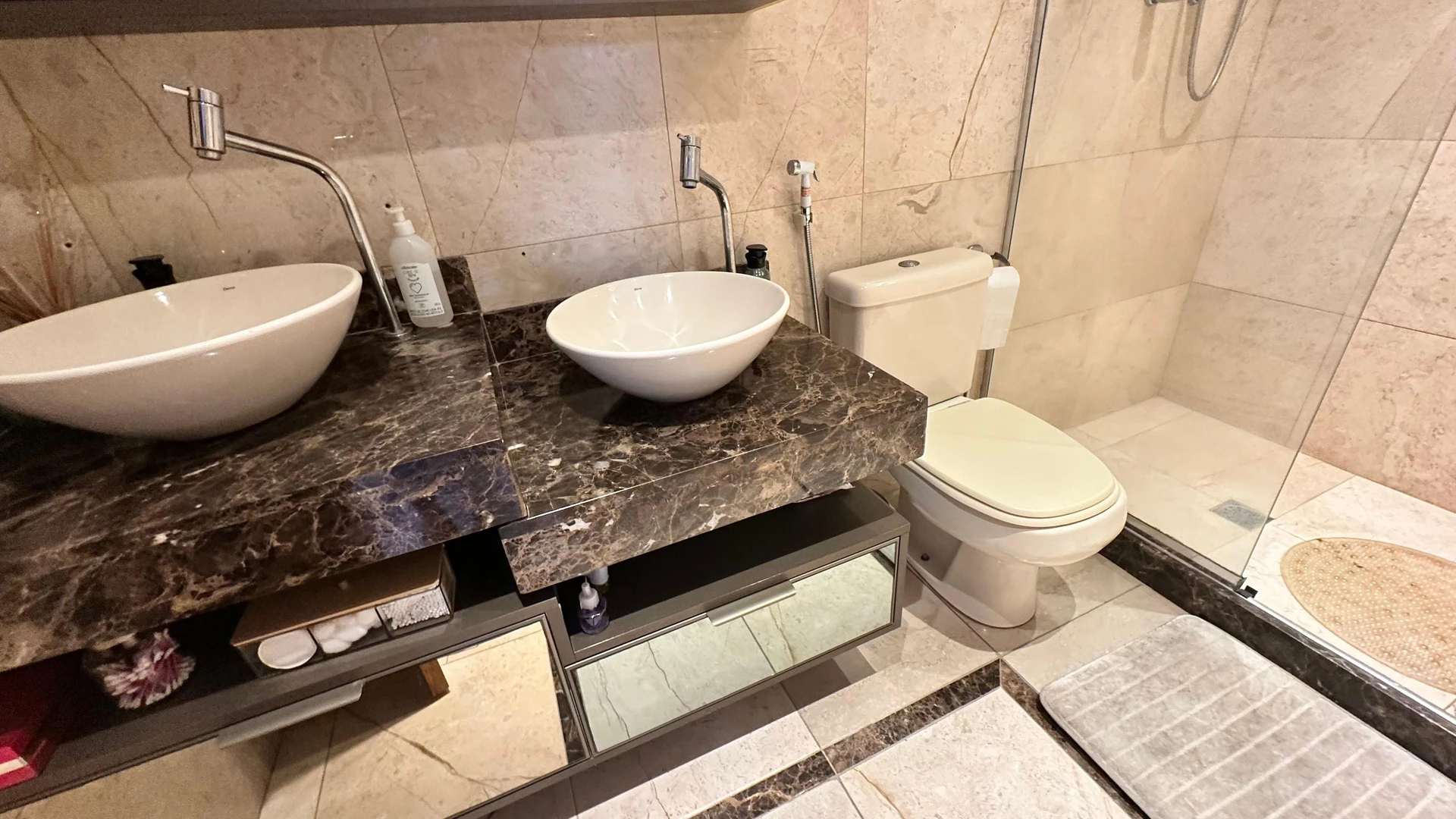 300 m² apartment with a washing machine and a dishwasher — photo 46