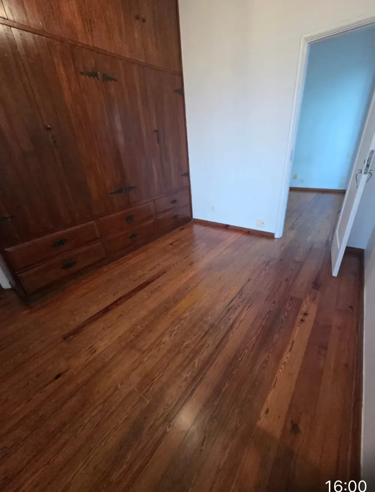 100 m² apartment with 3 bedrooms and a separate kitchen — photo 3
