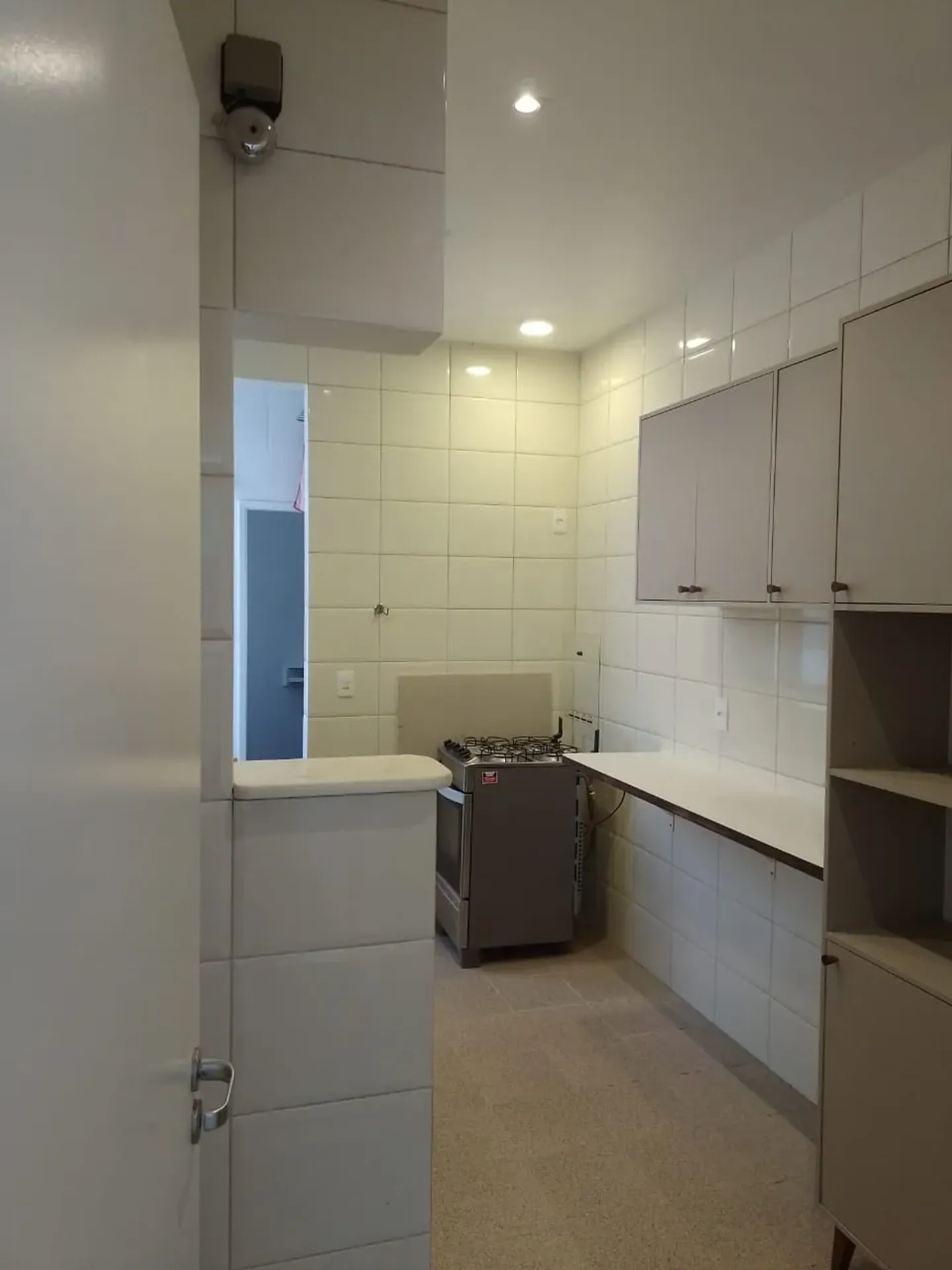 Furnished apartment, 77 m², with a bathtub — photo 28