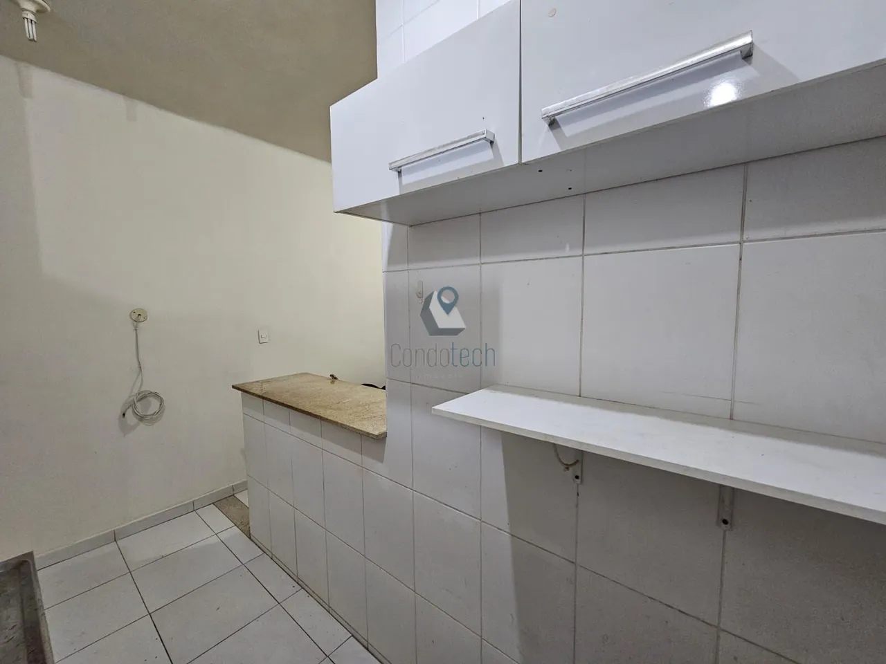 Apartamento de 1 quarto com box de vidro no banheiro — photo 6