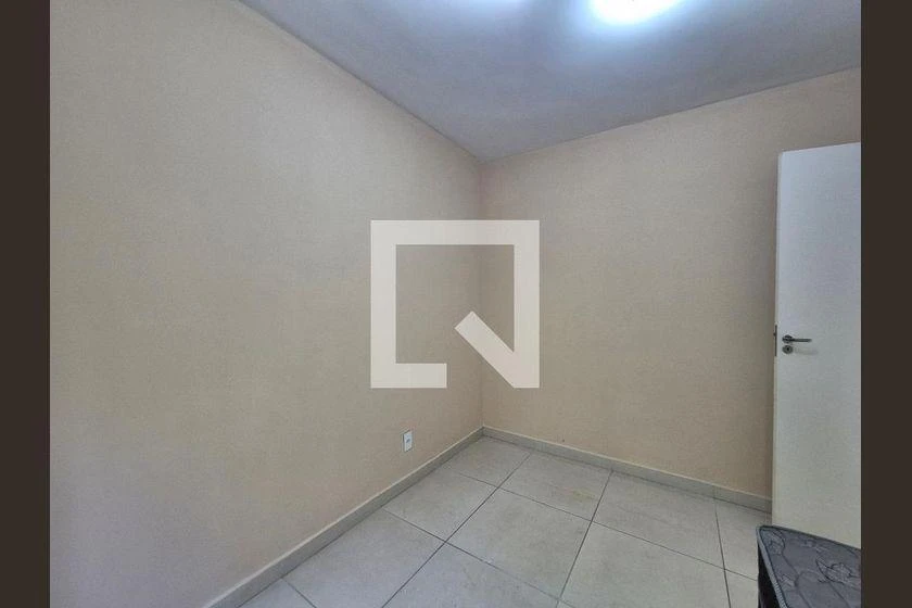 2-bedroom apartment in a building with a gym — photo 9