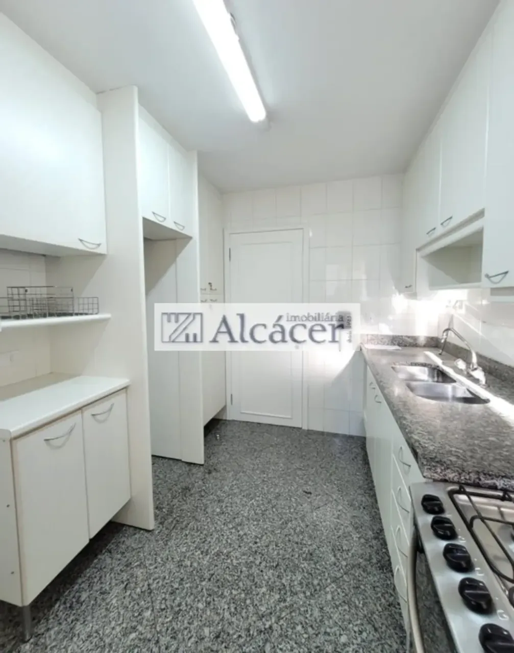 236 m² apartment with 2 en-suites and private BBQ — photo 15