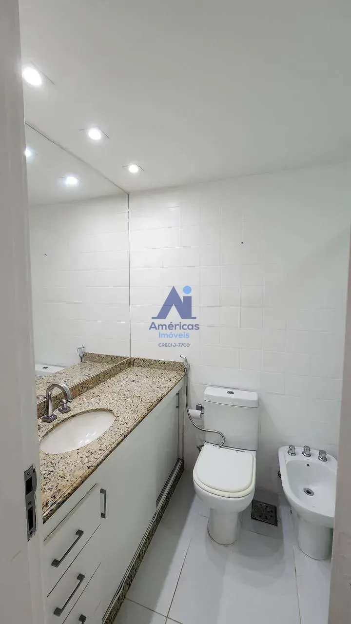 Unfurnished apartment with 4 bedrooms and a balcony — photo 13