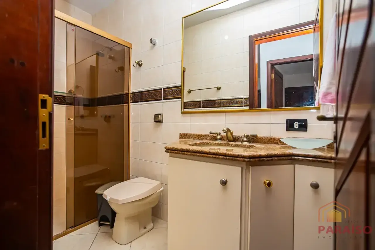 202 m² apartment with 3 bedrooms and a balcony — photo 3