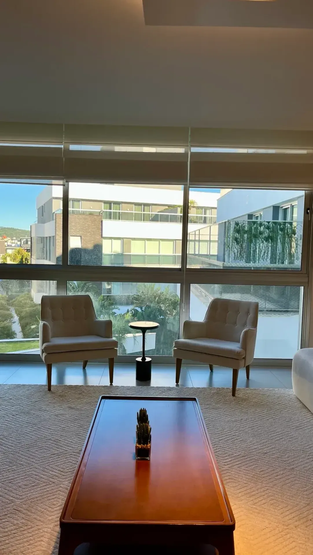 Furnished apartment with 3 en-suite suites — photo 27