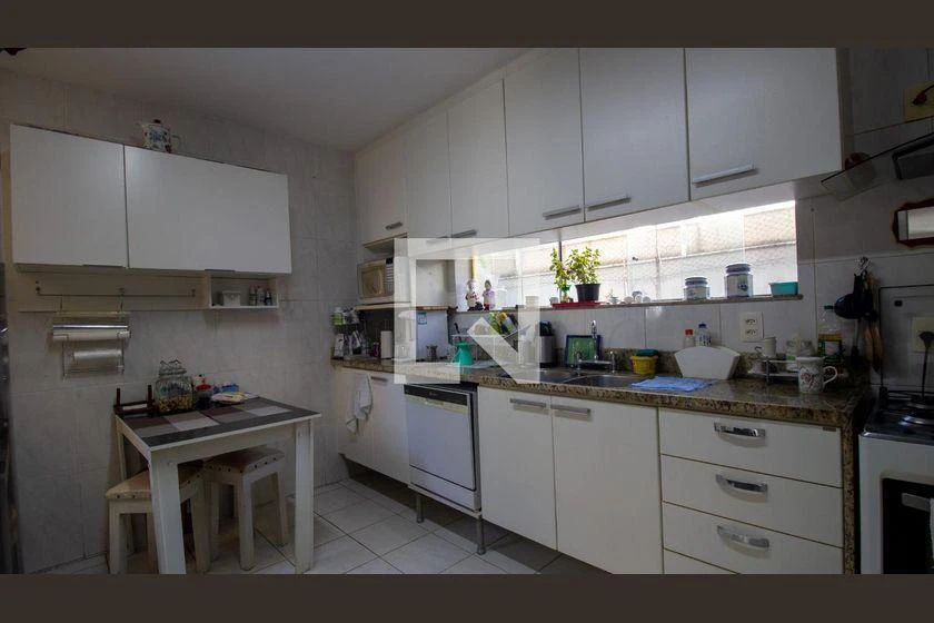 235 m² house with 4 bedrooms and a gas open-plan kitchen — photo 28