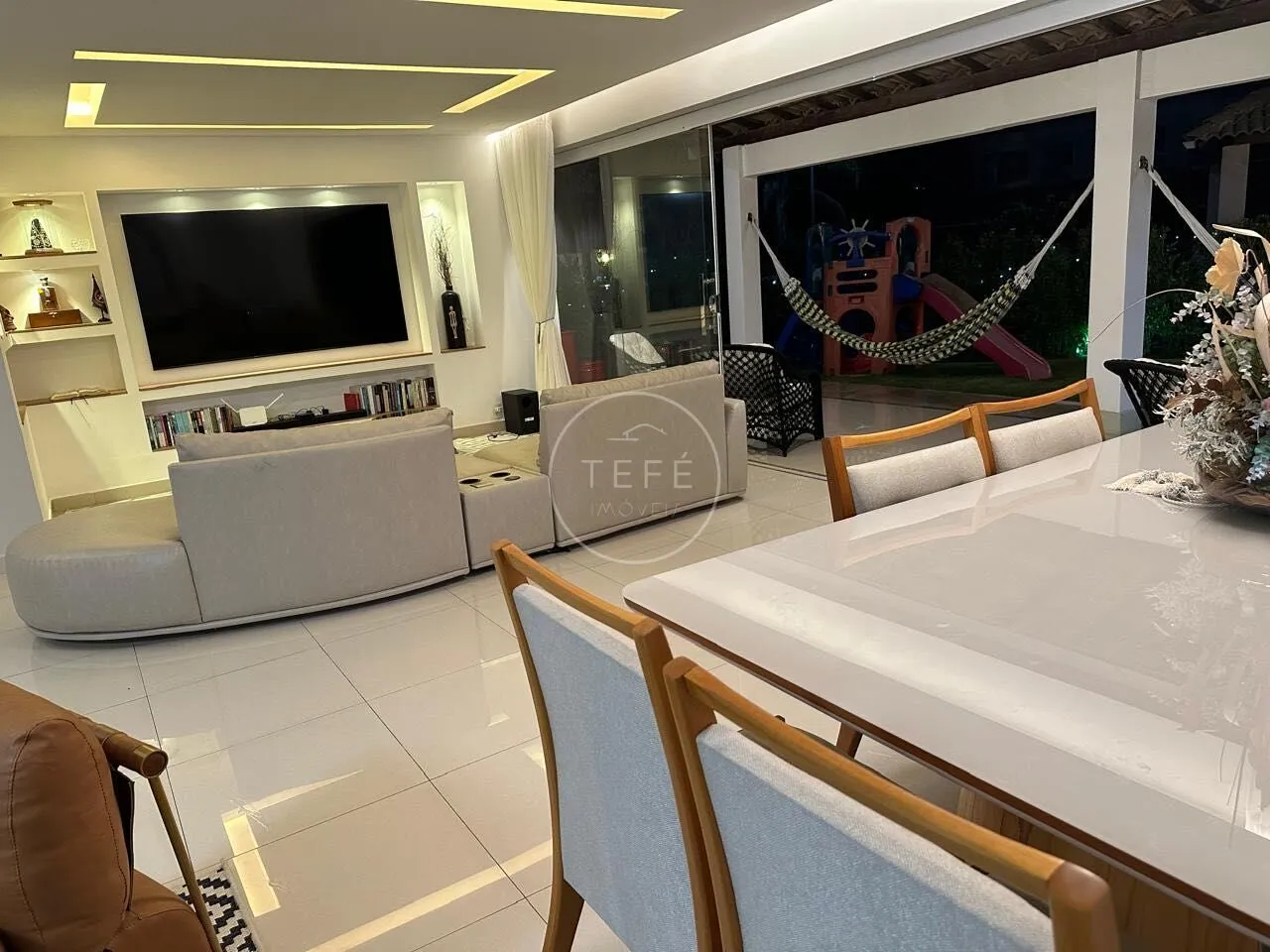 House for rent with 5 suites and 290 m² — photo 13