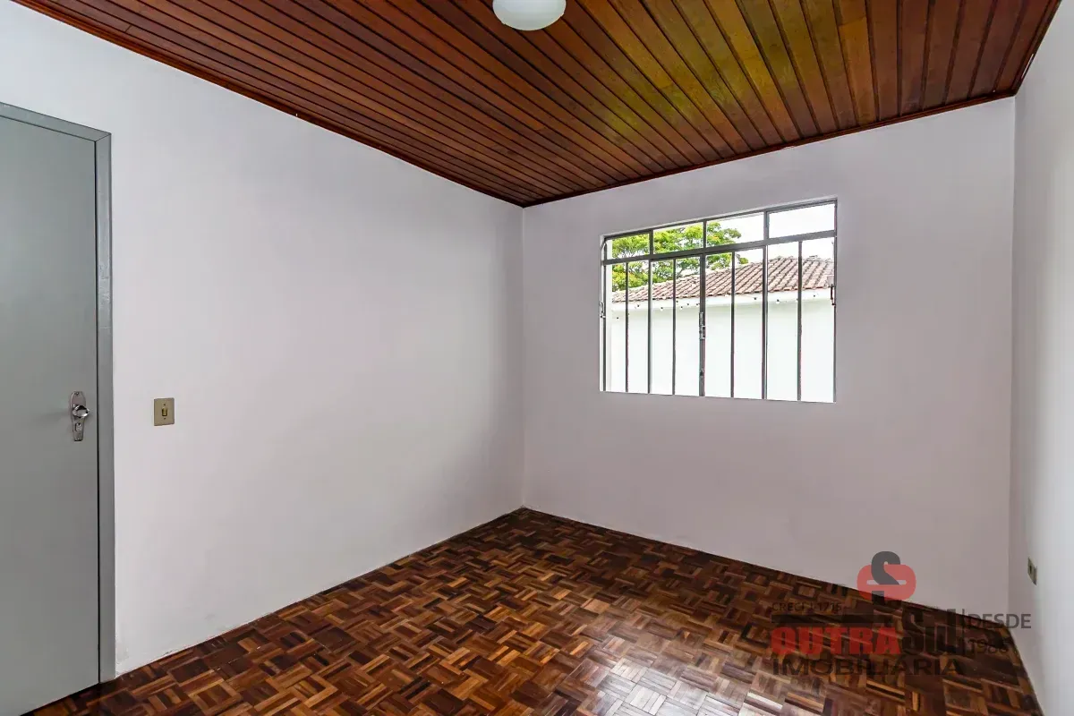 Casa, 215 m², com piso de madeira ou laminado — photo 36