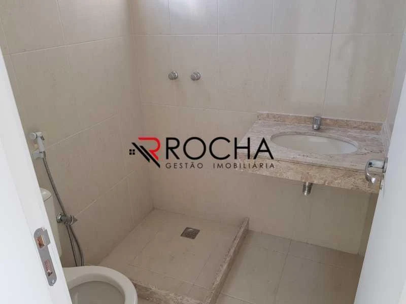 2-bedroom apartment with an en-suite and gas stove — photo 16