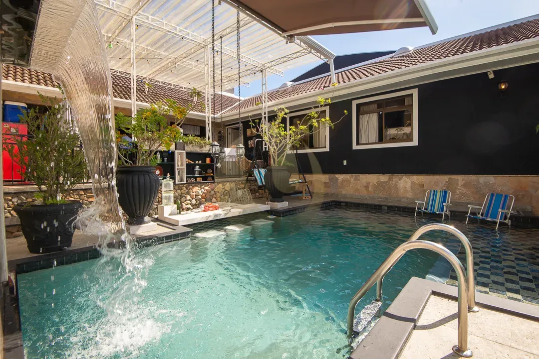 Furnished 860 m² house with 5 bedrooms and 10 bathrooms — photo 53