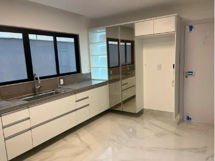 Triplex house with 3 en-suite suites and 5 bathrooms — photo 3