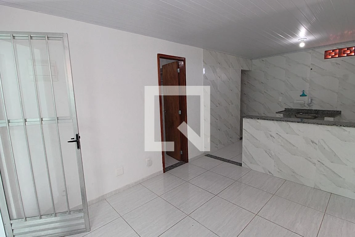 Unfurnished 2-bedroom apartment with open-plan kitchen — photo 17