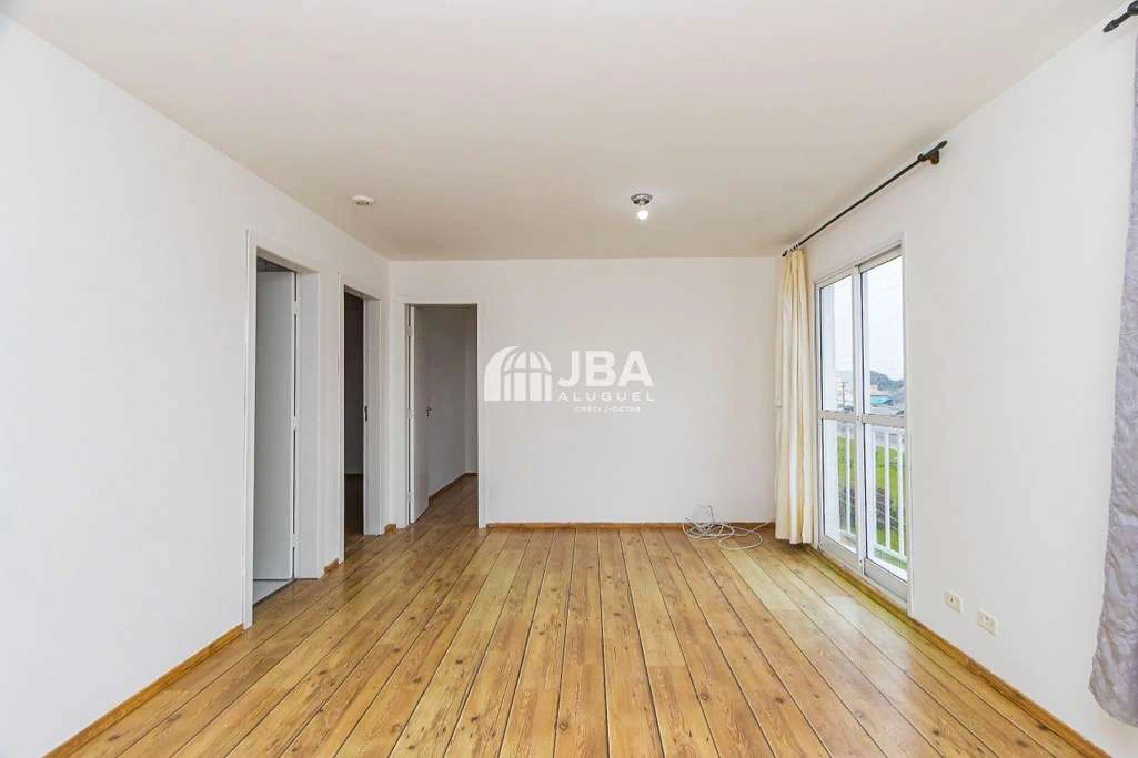 2-bedroom apartment with balcony and wood floors — photo 4