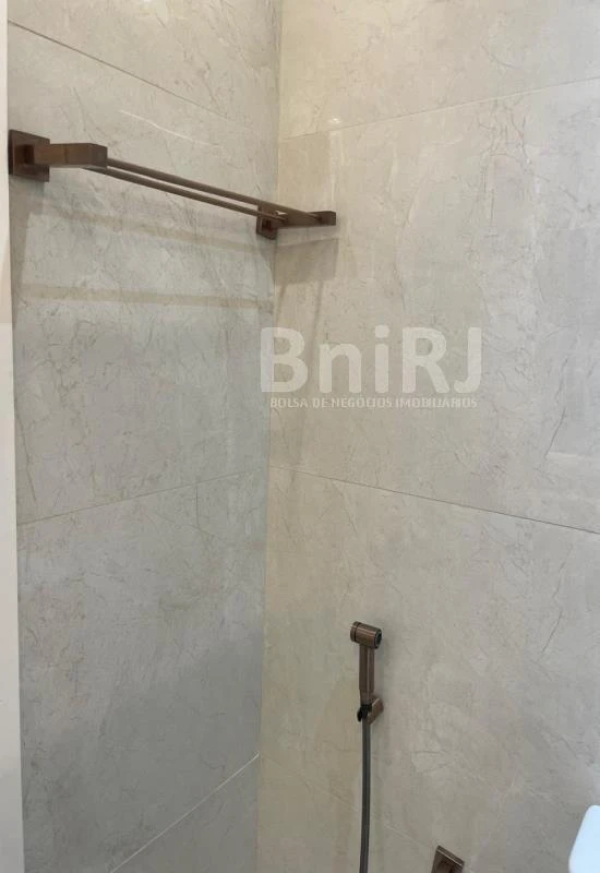 Furnished 190 m² apartment with 4 bedrooms and 4 parking — photo 32