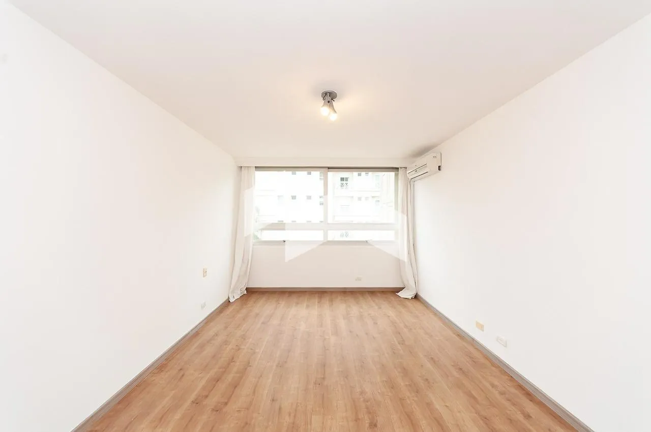 380 m² apartment with private laundry area — photo 25