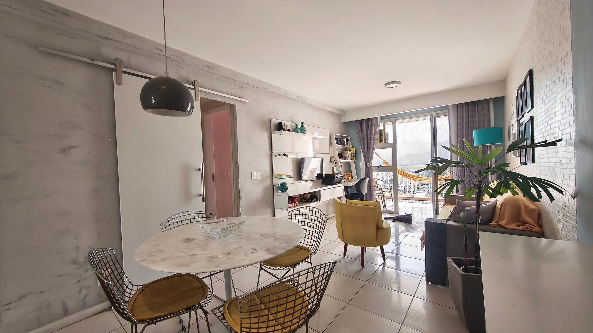 3-bedroom apartment with a mountain view in Rio de Janeiro — photo 9