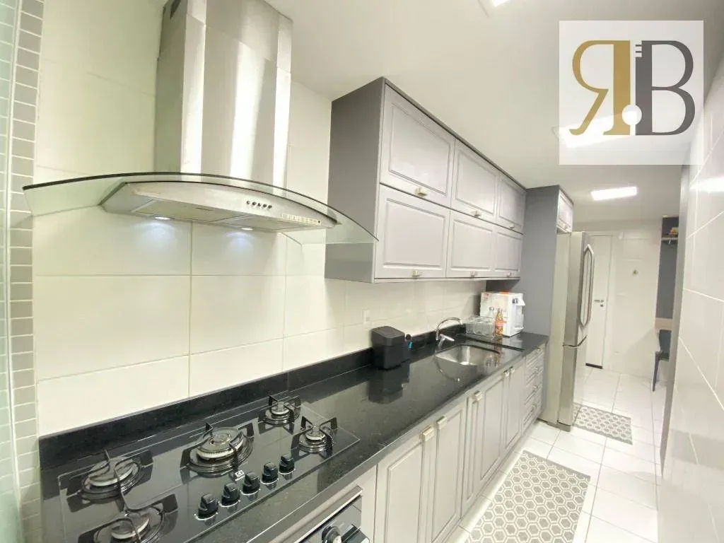 Рабочее место и 4 спальни: квартира 252 м² — photo 63