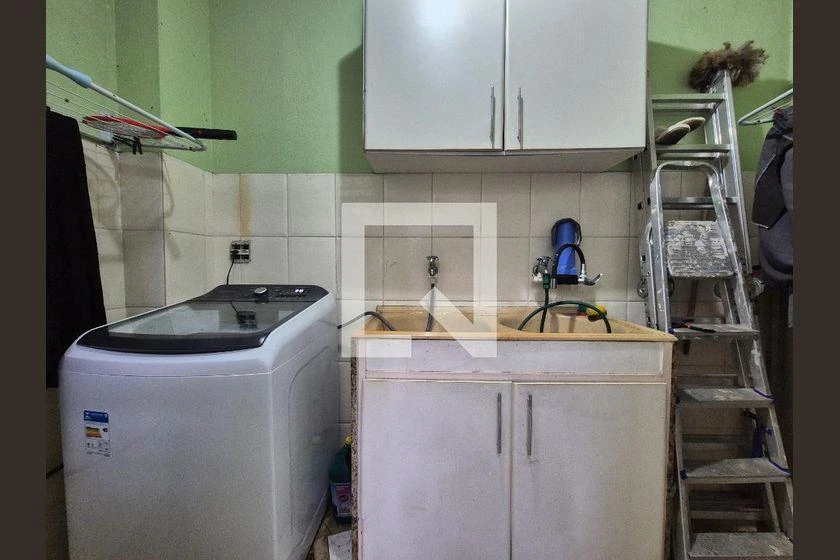 245 m² house with 3 en-suite bedrooms and 2 parking — photo 43