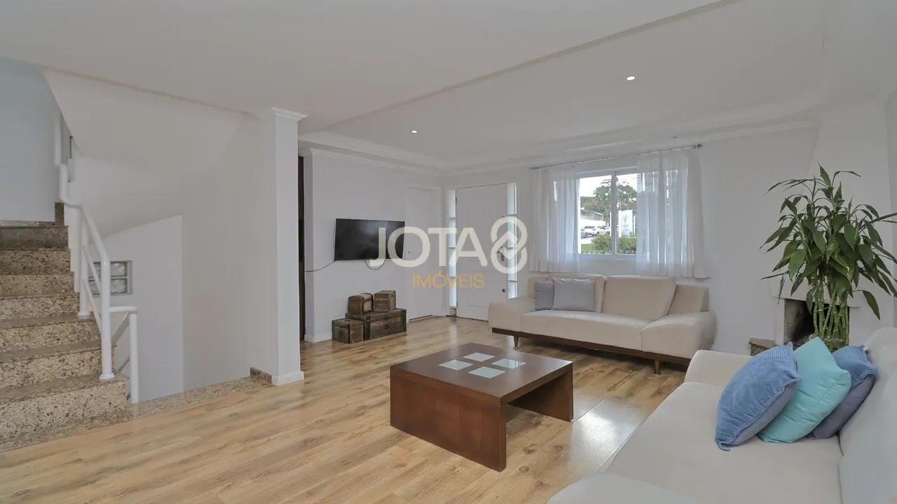 Furnished house with 3 bedrooms and a balcony