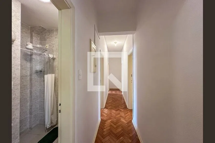 4-bedroom apartment with 3 bathrooms and 206 m² — photo 29