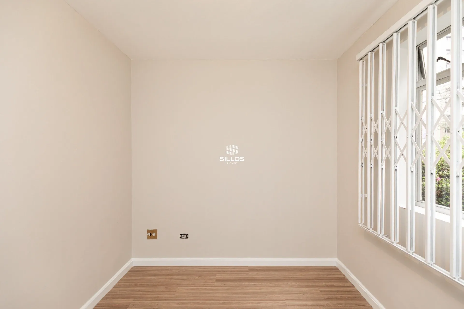 Apartamento no 1º andar com piso de madeira ou laminado — photo 7