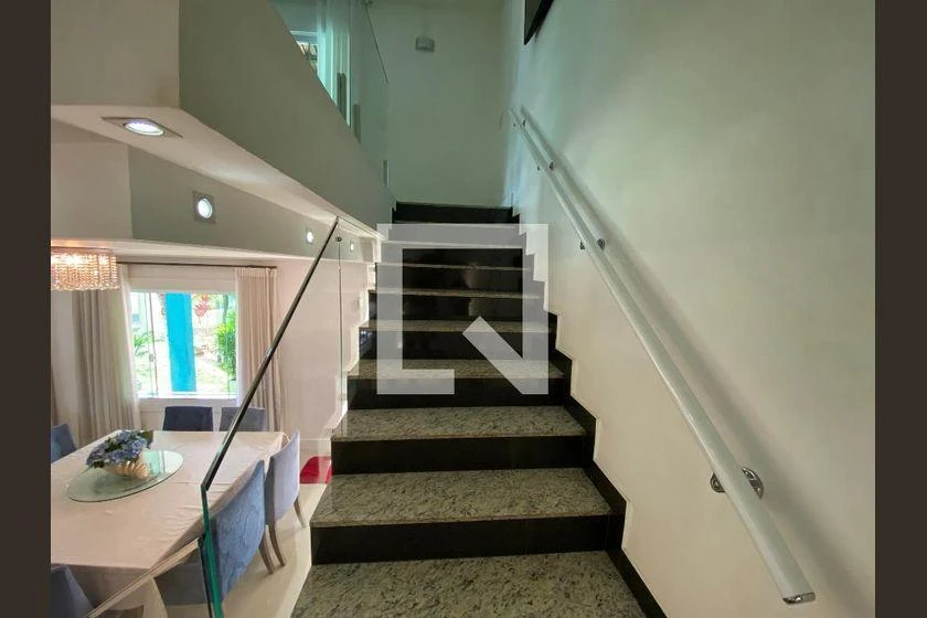 Unfurnished 4-bedroom house with 1000 m² and parking — photo 40