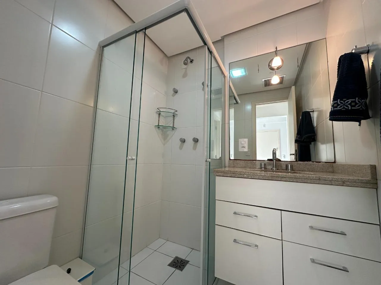 2-bedroom apartment with a glass-enclosed balcony — photo 3