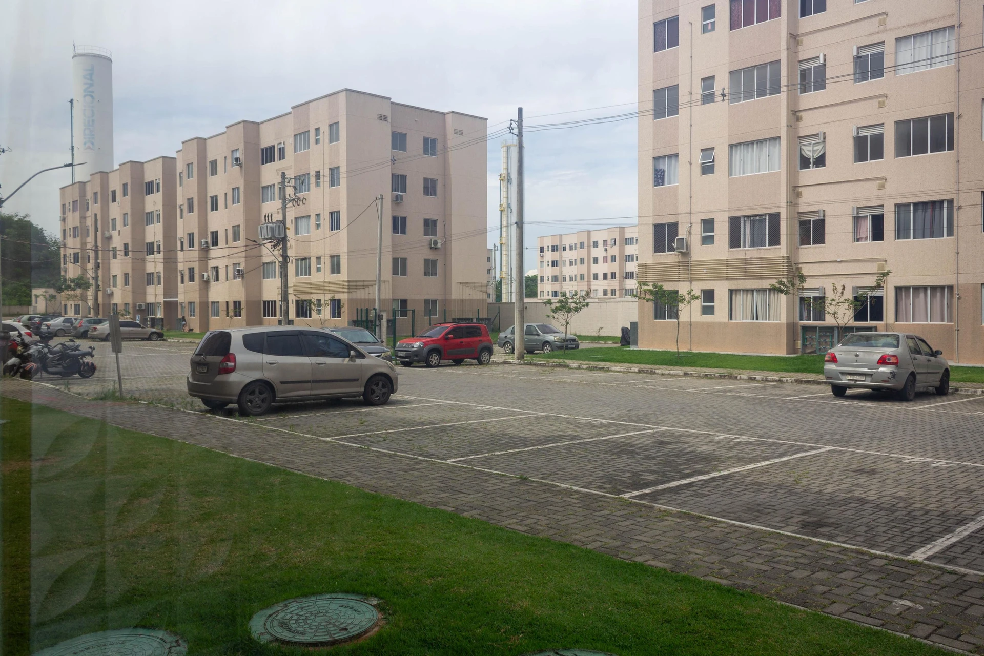 2-bedroom apartment in a building with a gym — photo 8