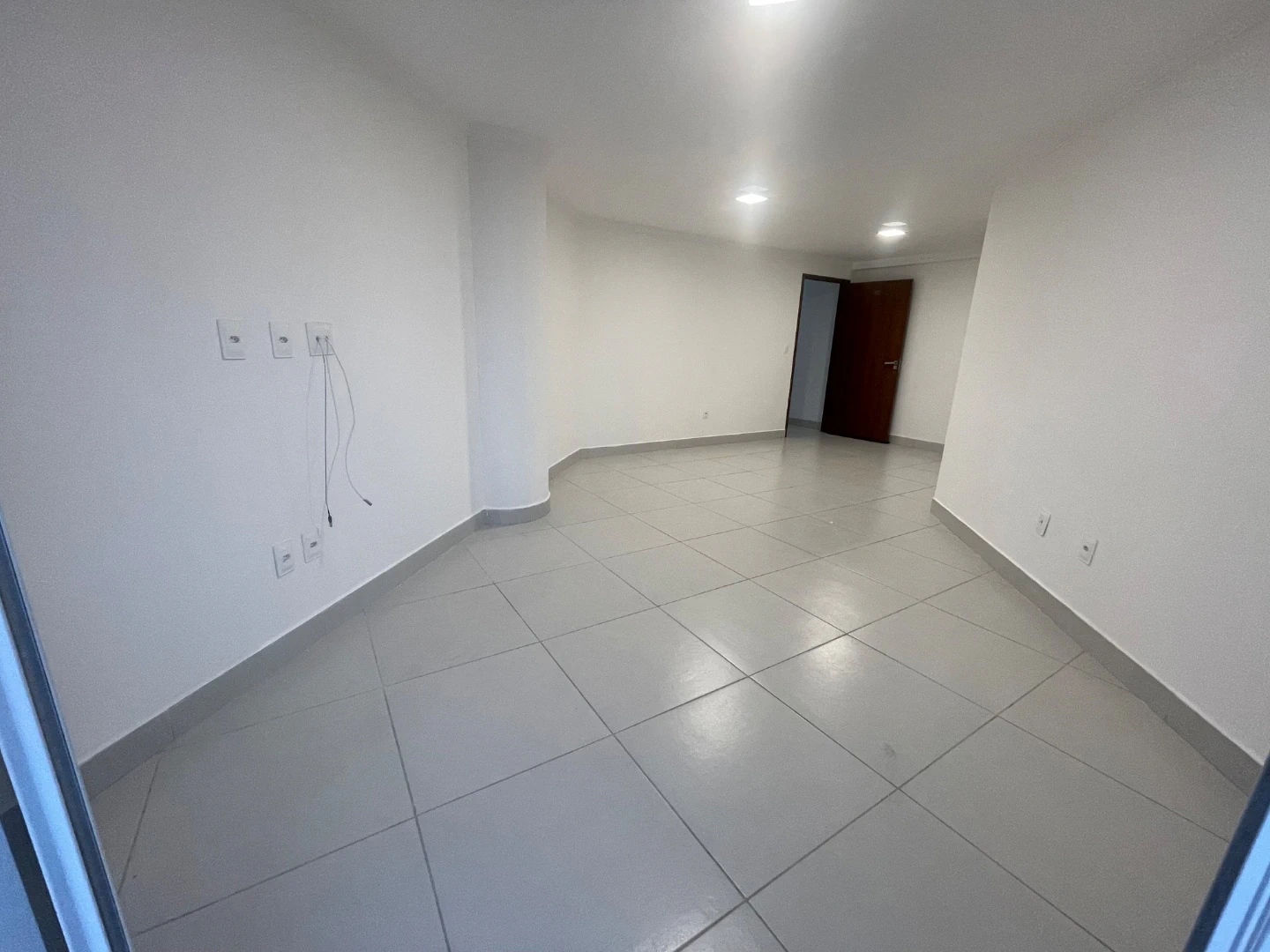 4-bedroom apartment in a building with a sauna