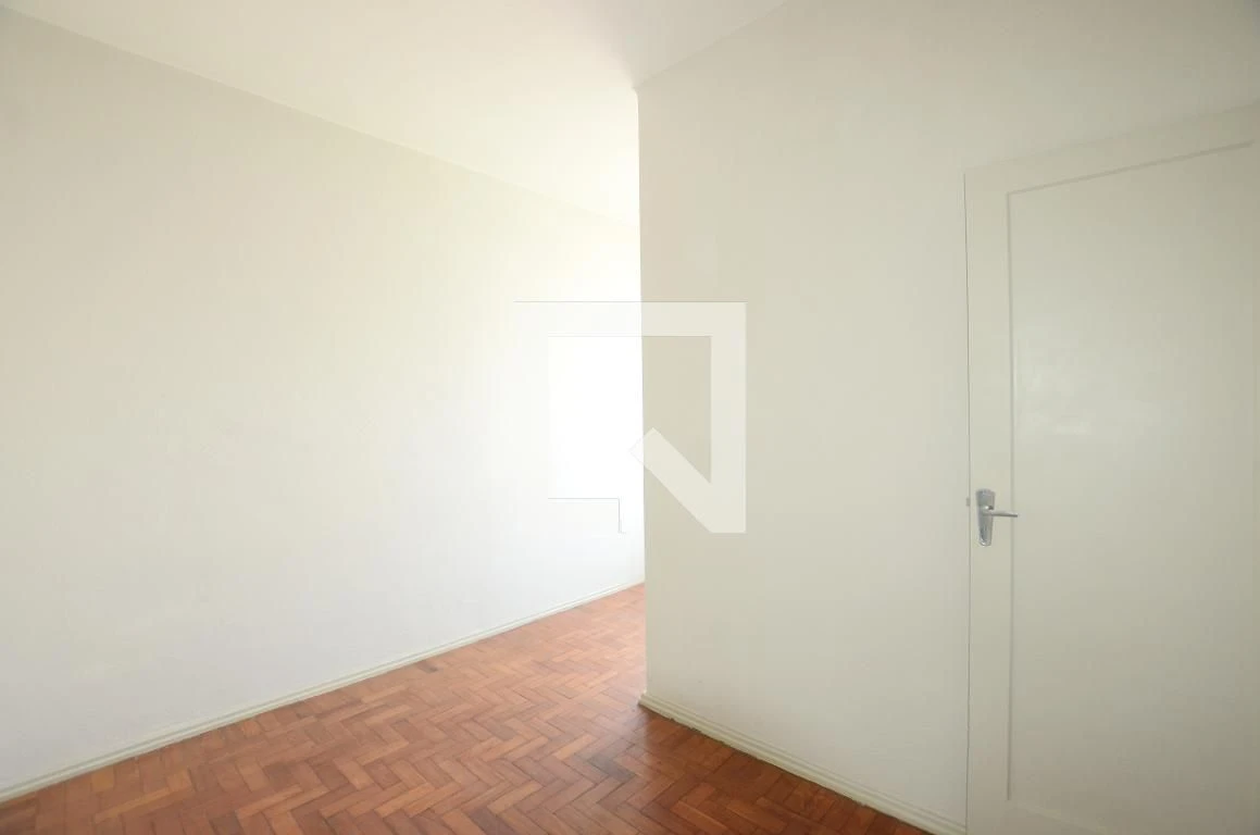 Rental apartment with 2 bedrooms and 1 bathroom — photo 42