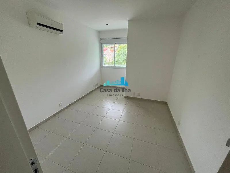 Квартира з 3 спальнями з власною ванною і 216 м² — photo 4