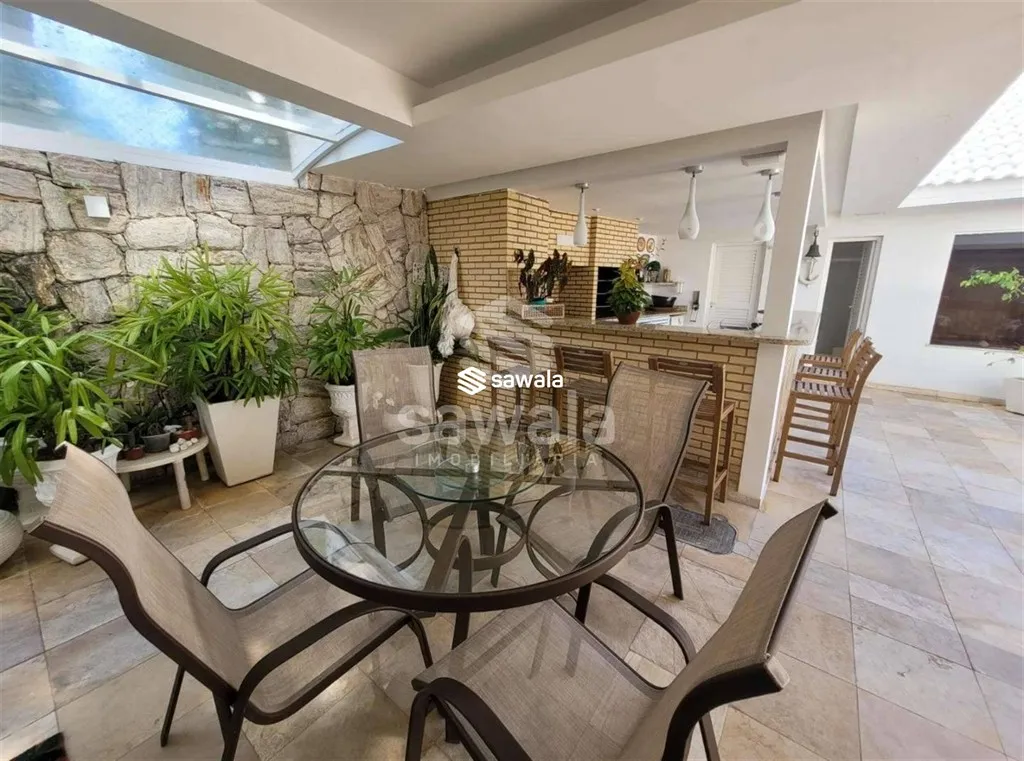 Furnished 600 m² house with 6 bedrooms and 8 bathrooms — photo 26